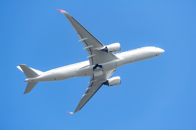 廃油から生まれるSAFとは？持続可能な航空燃料の仕組みと未来予測