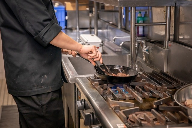 やってはいけない油処理！飲食店が知らずに損する3つの落とし穴
